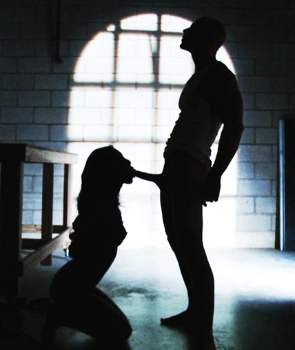 5HwVkSS7kaGVbURn.gif