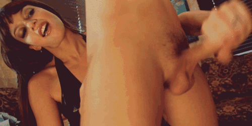 8EXyMWdGrgDut6fP.gif