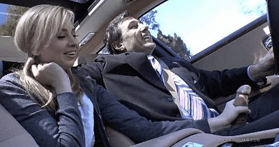 MpMFElyJwxg84bn4.gif