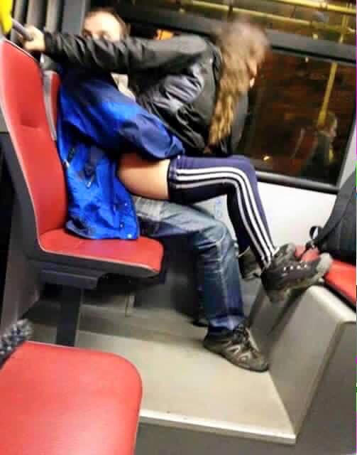 gU4jRIehCfxYwWbV.jpg