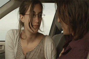 pFE8C3RUurC2B7HC.gif